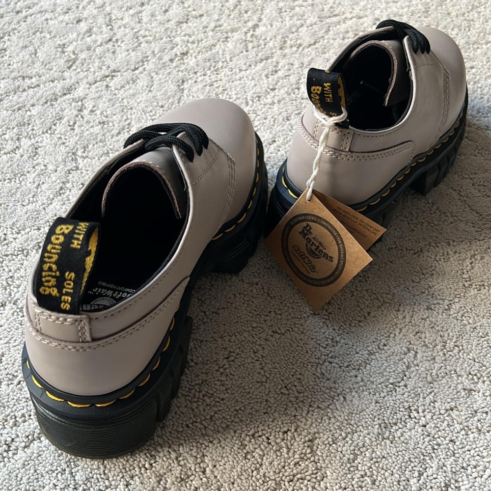 DR MARTEN - Picture 6 of 6